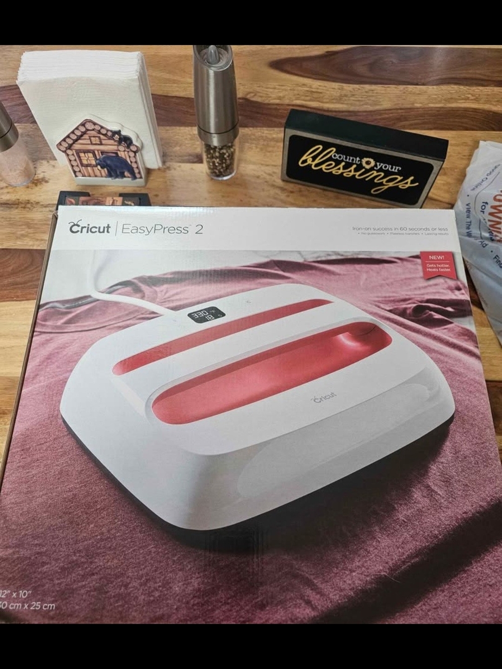 Cricut EasyPress 2 Heat Press - White & Red Accents